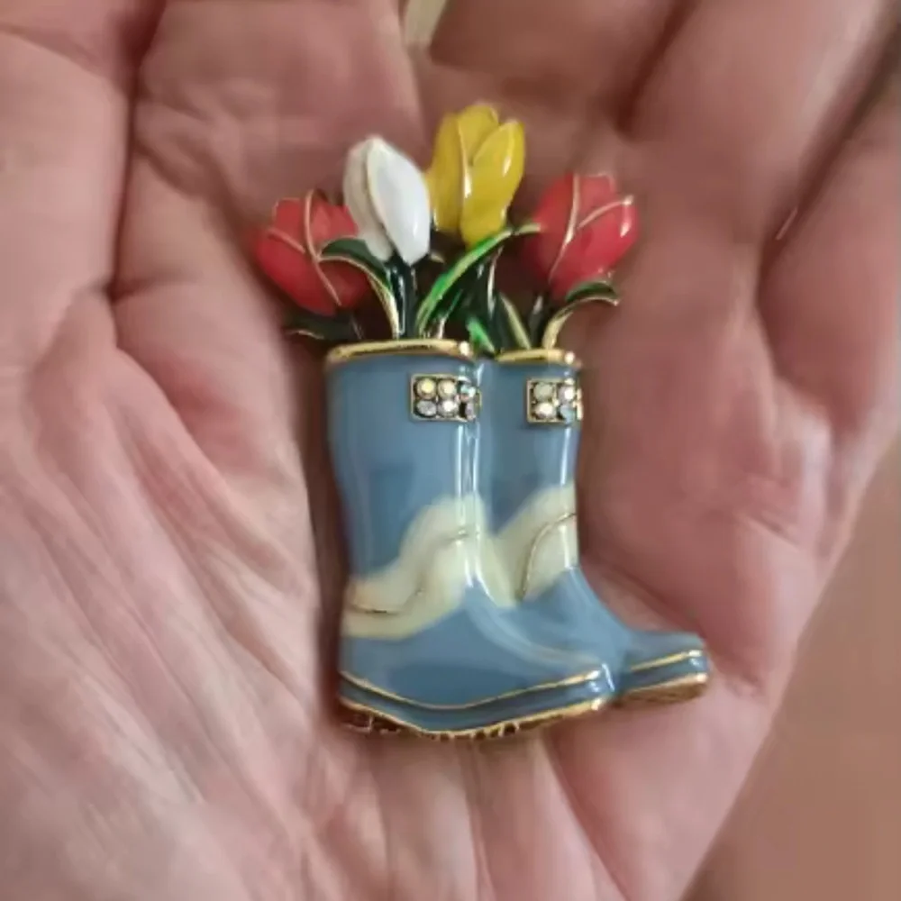 Floral Boot Tulip Blue Gold Brooch